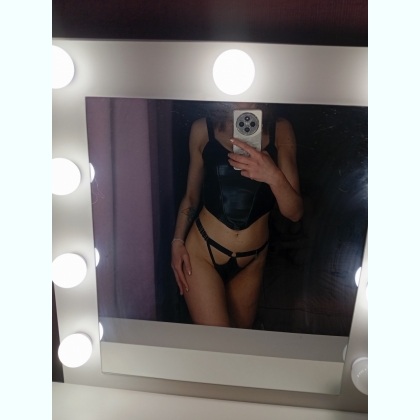  y    